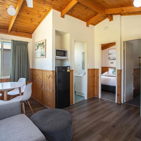 One Mile Ingenia Holidays Middle Rock מראה חיצוני תמונה